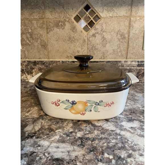 Corning Ware 2L Abundance A-2-B Casserole W/ Clear Pyrex Lid Made in USA Fruit - Picture 1 of 7